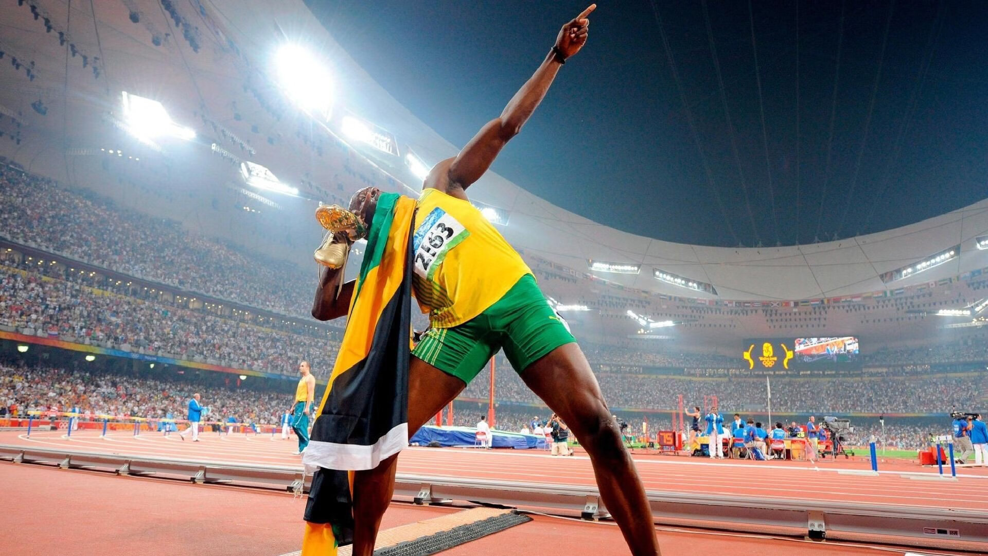 开云体育入口-体育跨界狂想曲，步行者爆冷掀翻广东队，范弗利特F1街道赛上演逆袭神话